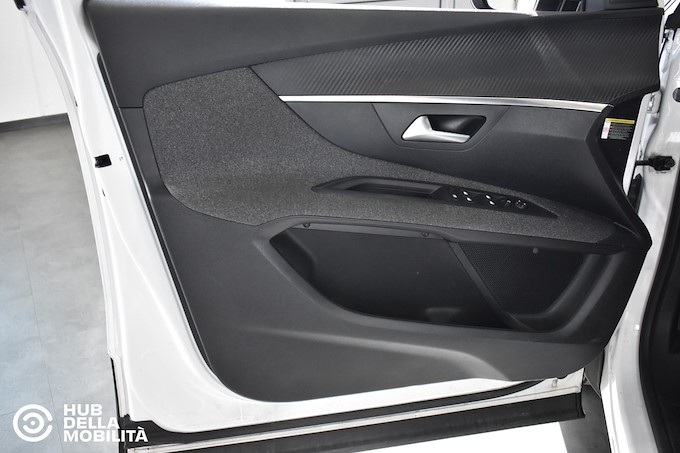 PEUGEOT 3008 BlueHDi 130 S&S EAT8 Business